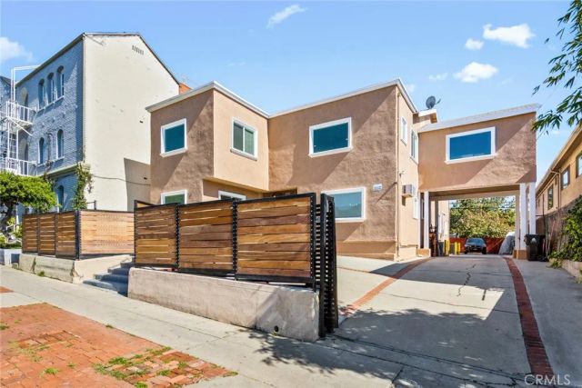 136 N Rampart Boulevard, Los Angeles, CA 90026