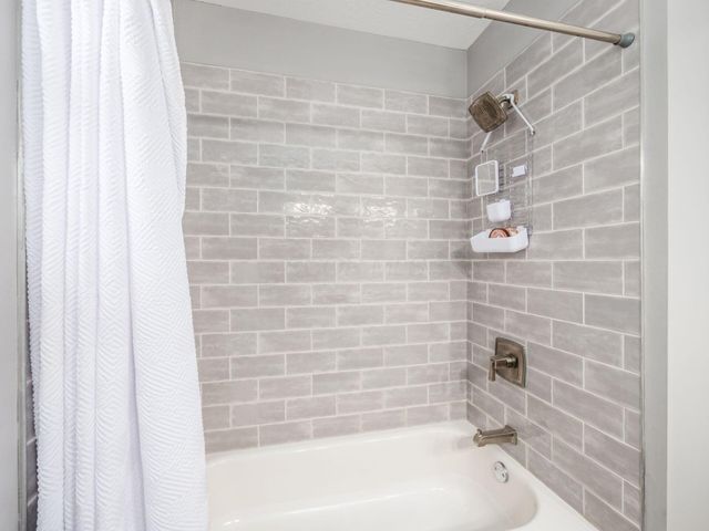 7682 Holderman Street, Lewis Center, OH 43035