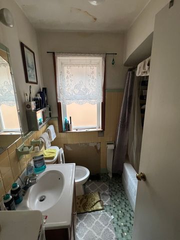 3136 N Oak Park Avenue, Chicago, IL 60634