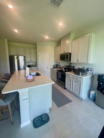 10657 SW Vasari Way, Port St. Lucie, FL 34987