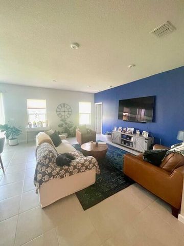 10657 SW Vasari Way, Port St. Lucie, FL 34987
