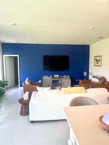 10657 SW Vasari Way, Port St. Lucie, FL 34987