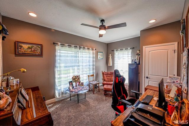 4119 E Oak Ridge Estates, Haubstadt, IN 47639