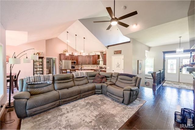 4119 E Oak Ridge Estates, Haubstadt, IN 47639