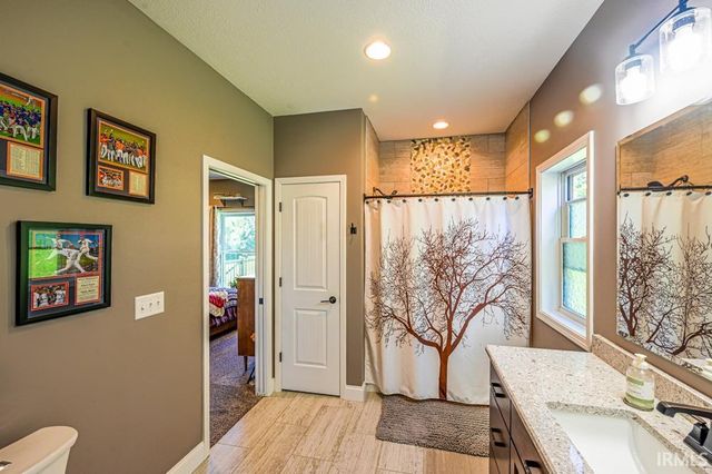4119 E Oak Ridge Estates, Haubstadt, IN 47639