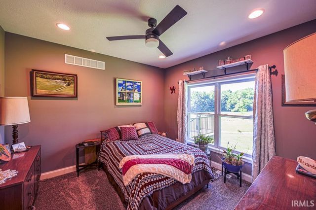 4119 E Oak Ridge Estates, Haubstadt, IN 47639
