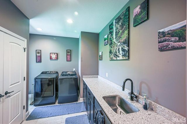 4119 E Oak Ridge Estates, Haubstadt, IN 47639