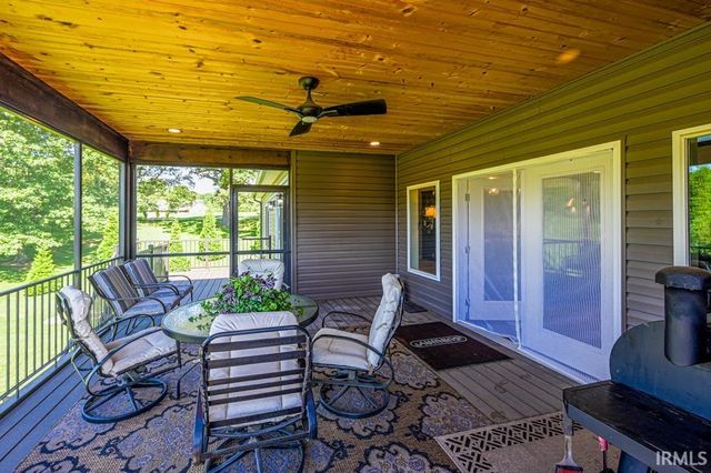 4119 E Oak Ridge Estates, Haubstadt, IN 47639