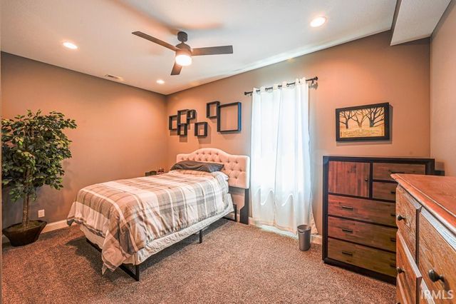 4119 E Oak Ridge Estates, Haubstadt, IN 47639