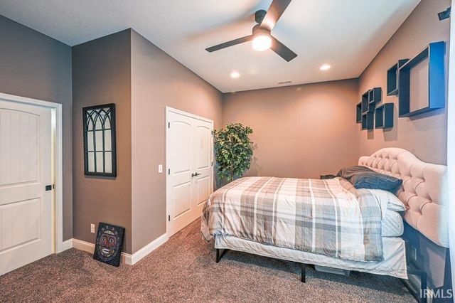 4119 E Oak Ridge Estates, Haubstadt, IN 47639