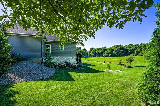4119 E Oak Ridge Estates, Haubstadt, IN 47639