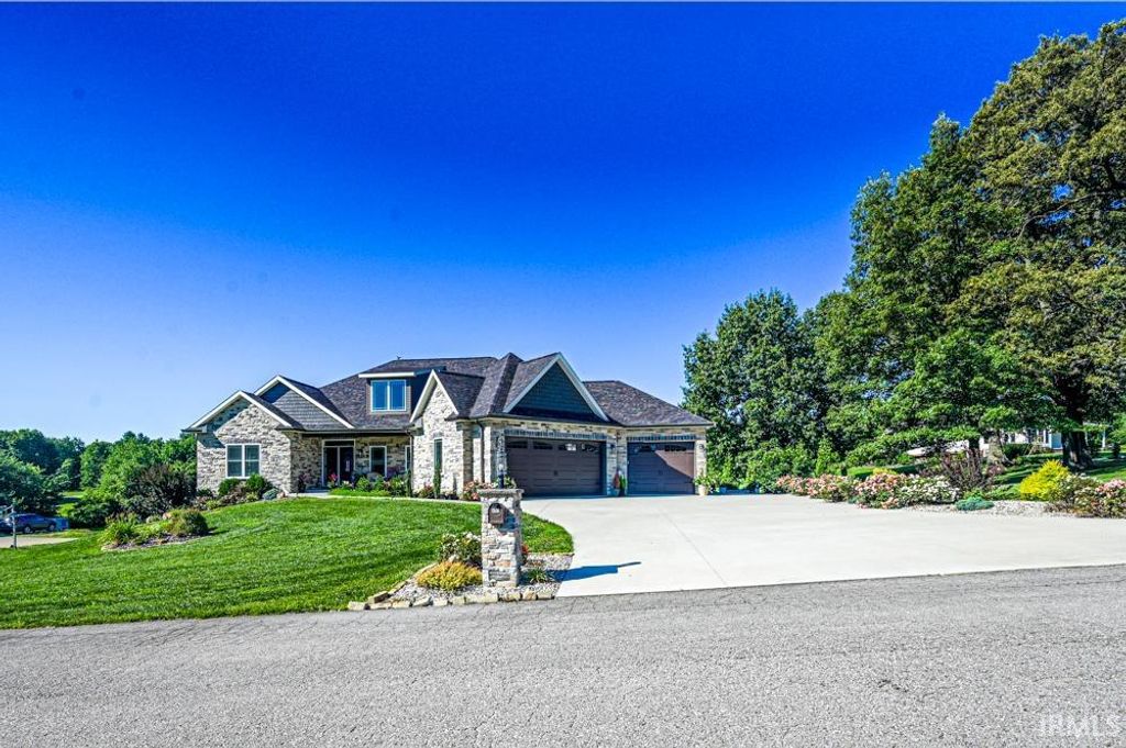 4119 E Oak Ridge Estates, Haubstadt, IN 47639