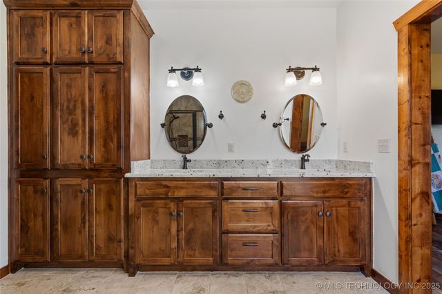 13572 Kaney, Kingston, OK 73439