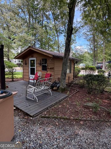 55 Riverside Pl Place, Cleveland, GA 30528
