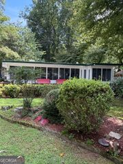 55 Riverside Pl Place, Cleveland, GA 30528