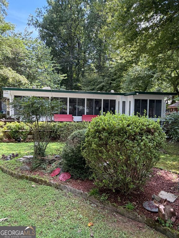 55 Riverside Pl Place, Cleveland, GA 30528