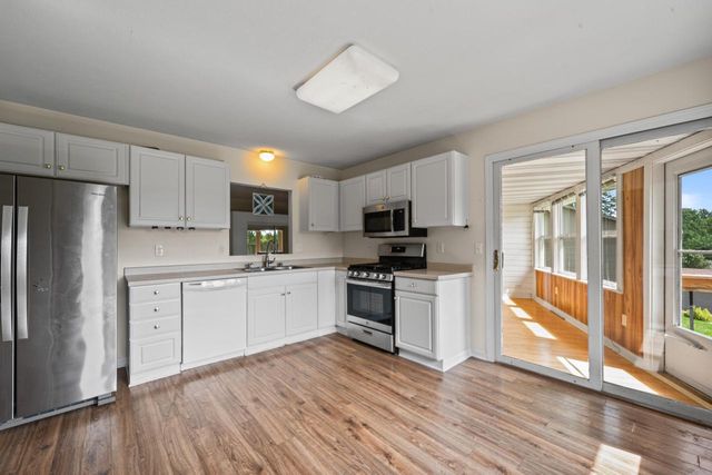 320 Arbor Ridge DRIVE, Delavan, WI 53115