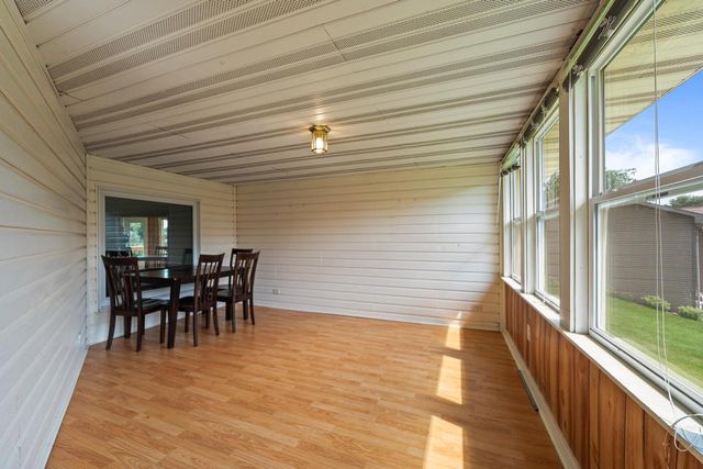 320 Arbor Ridge DRIVE, Delavan, WI 53115