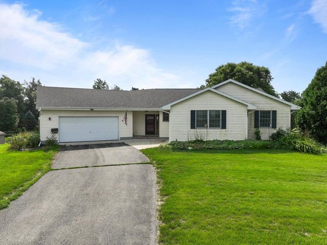 320 Arbor Ridge DRIVE, Delavan, WI 53115