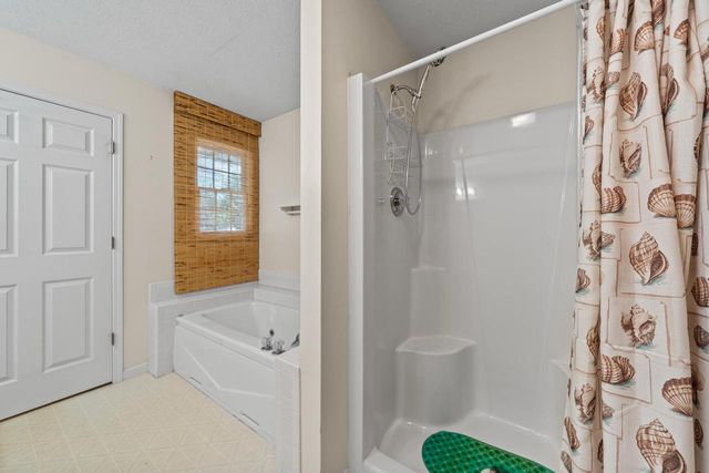 320 Arbor Ridge DRIVE, Delavan, WI 53115