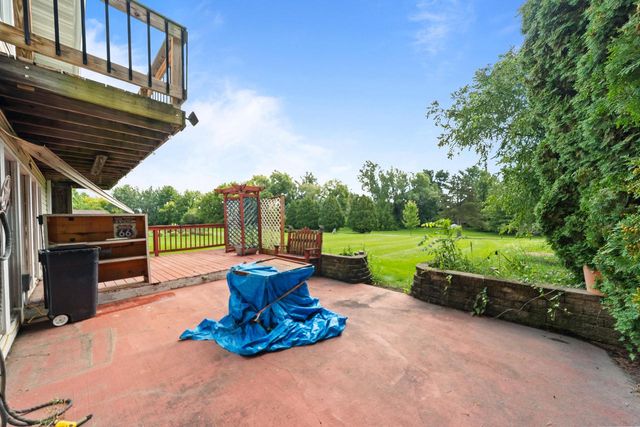 320 Arbor Ridge DRIVE, Delavan, WI 53115