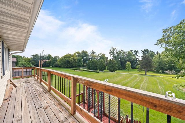 320 Arbor Ridge DRIVE, Delavan, WI 53115