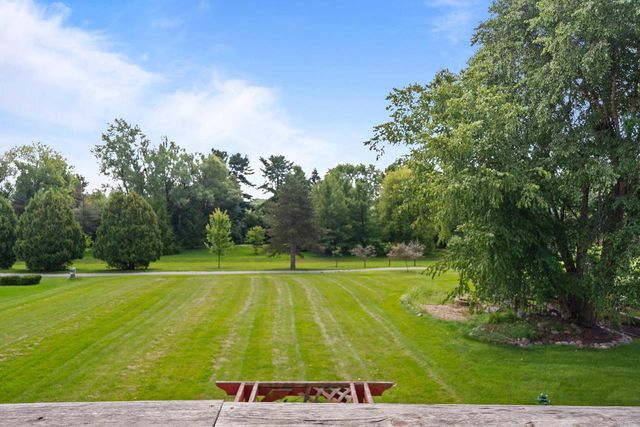 320 Arbor Ridge DRIVE, Delavan, WI 53115