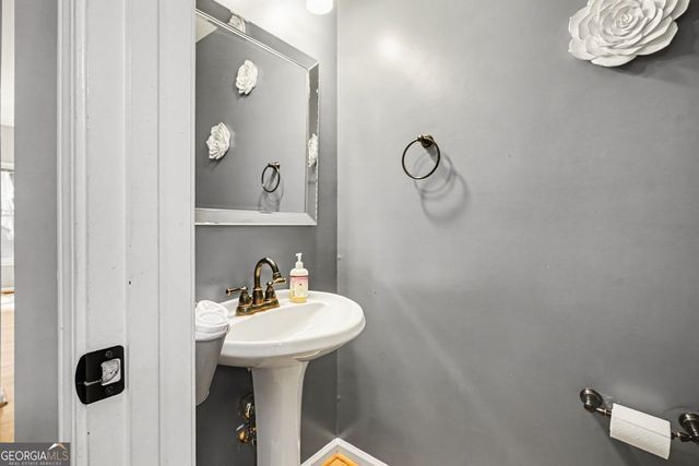 2155 Blackhawk Trail, Lawrenceville, GA 30043