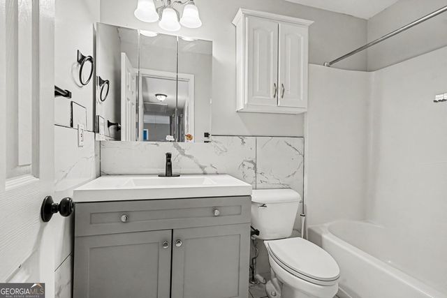 2155 Blackhawk Trail, Lawrenceville, GA 30043