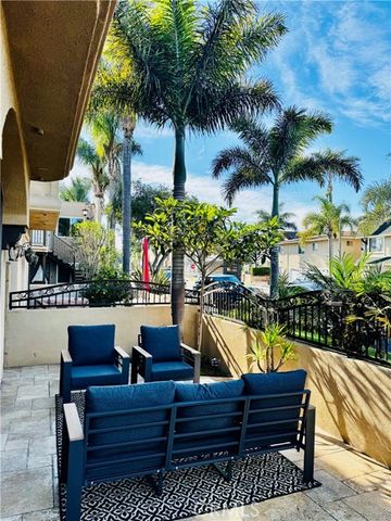 416 15th, Huntington Beach, CA 92648