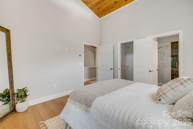 19 Sassafras Valley Road, Swannanoa, NC 28778