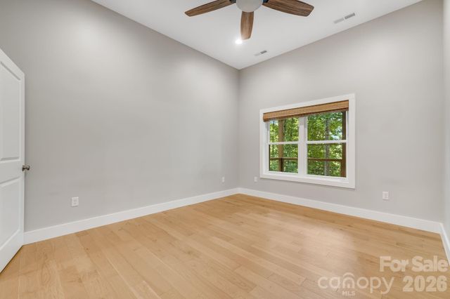 19 Sassafras Valley Road, Swannanoa, NC 28778