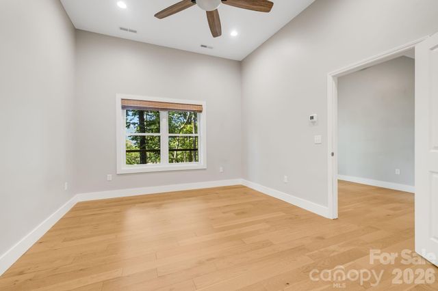 19 Sassafras Valley Road, Swannanoa, NC 28778