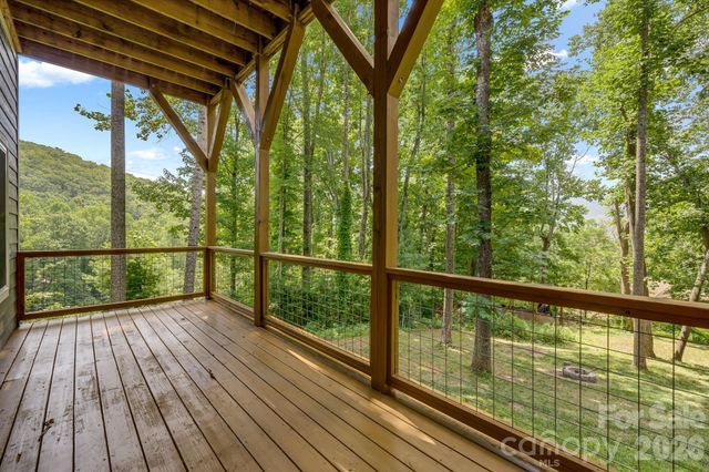 19 Sassafras Valley Road, Swannanoa, NC 28778