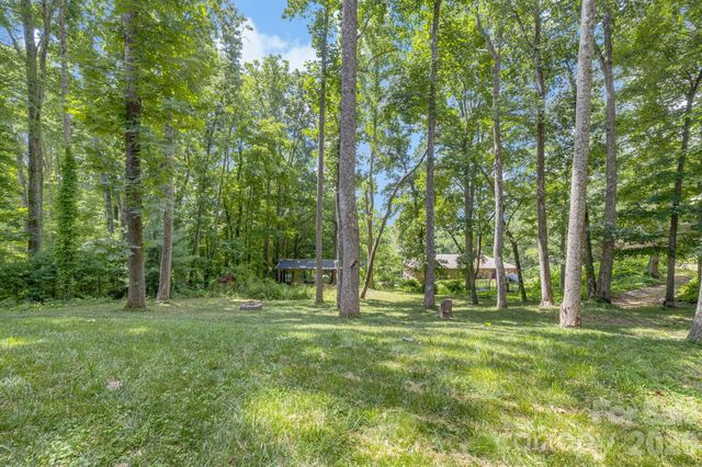 19 Sassafras Valley Road, Swannanoa, NC 28778