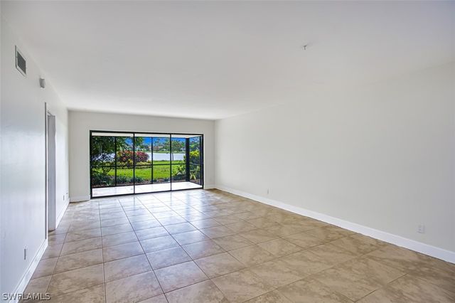 1798 Kings Lake BLVD 104, Naples, FL 34112