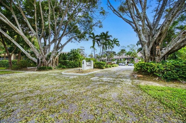 1798 Kings Lake BLVD 104, Naples, FL 34112