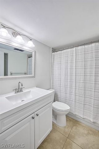 1798 Kings Lake BLVD 104, Naples, FL 34112