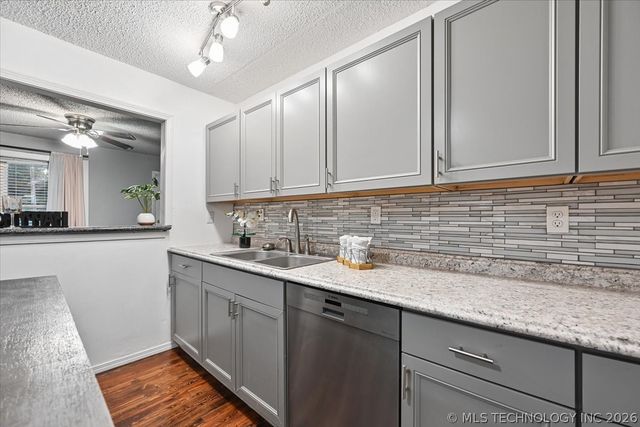 519 N Forest Street, Jenks, OK 74037