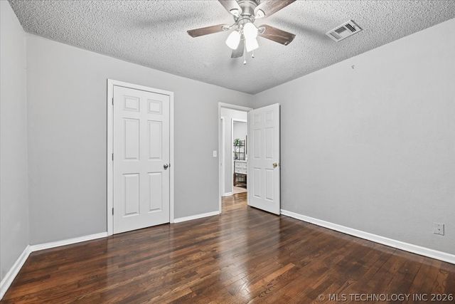 519 N Forest Street, Jenks, OK 74037