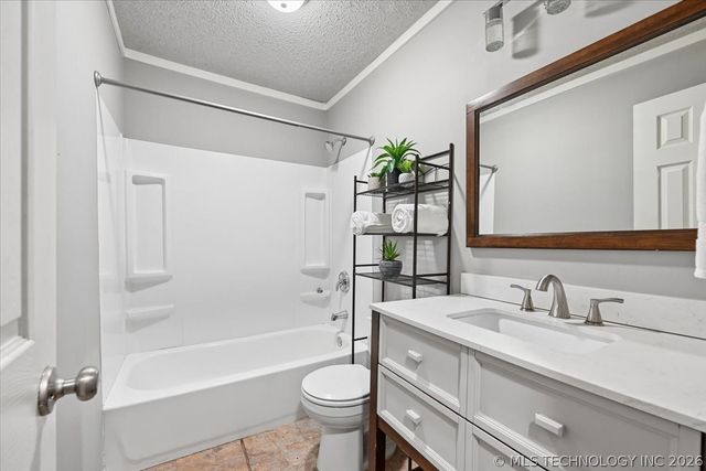 519 N Forest Street, Jenks, OK 74037