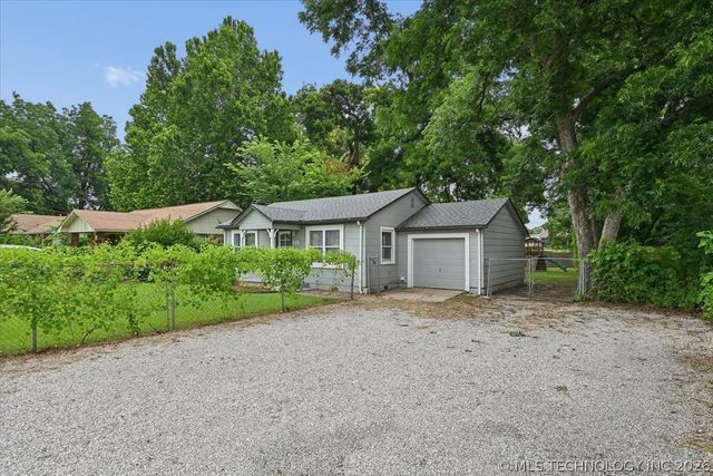 519 N Forest Street, Jenks, OK 74037