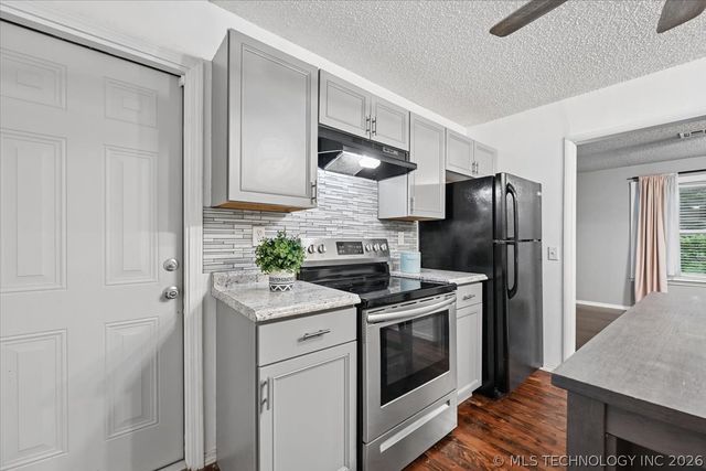 519 N Forest Street, Jenks, OK 74037