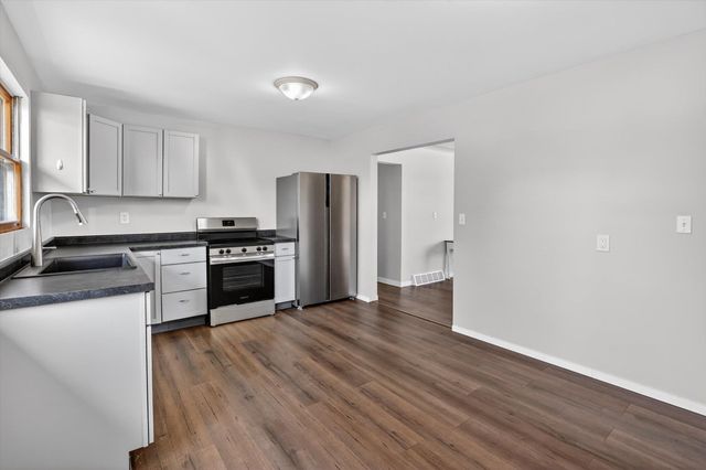 2300 S Lincoln Street, Bay City, MI 48708