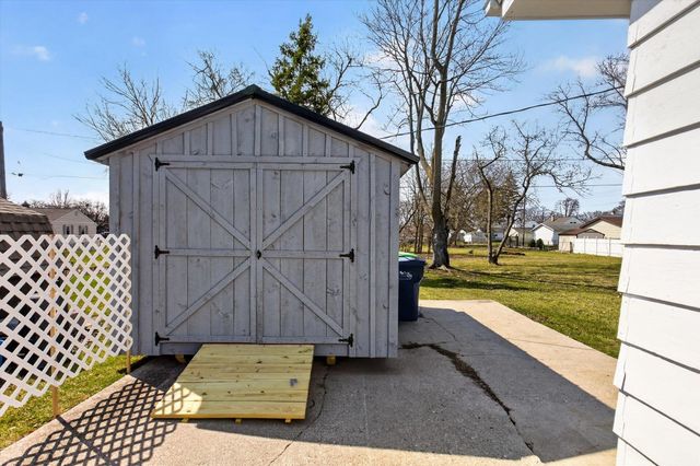 2300 S Lincoln Street, Bay City, MI 48708