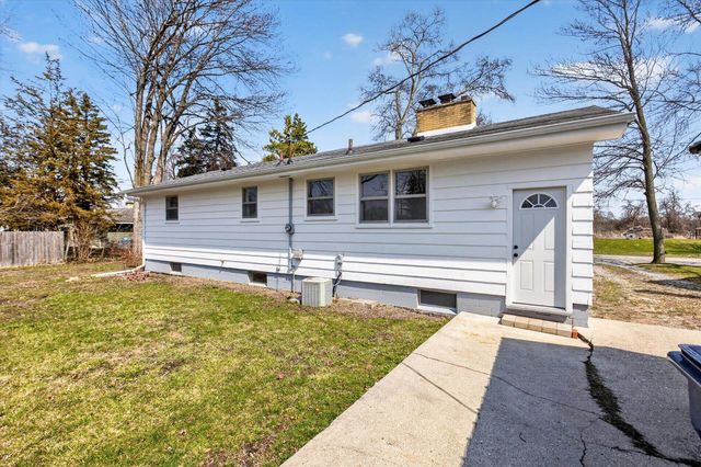 2300 S Lincoln Street, Bay City, MI 48708