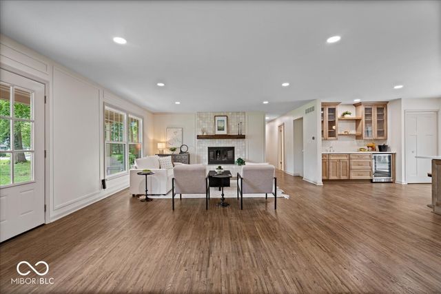 5314 Shorewood Drive, Indianapolis, IN 46220