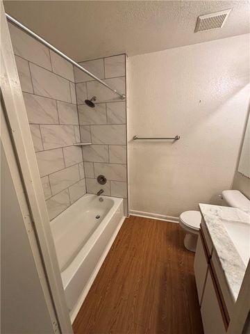 515 Southwest Parkway 103, College Station, TX 77840