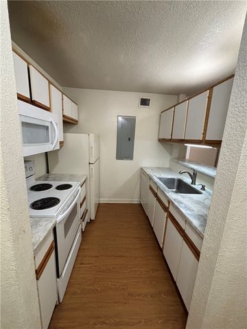 515 Southwest Parkway 103, College Station, TX 77840