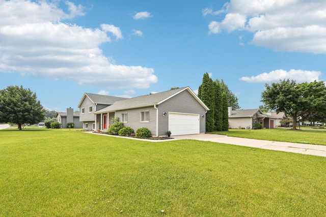 802 Rohda DRIVE, Waterford, WI 53185